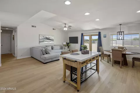 Living - 1505 E Cloud Rd, Phoenix, AZ 85086 photo 1 of 1