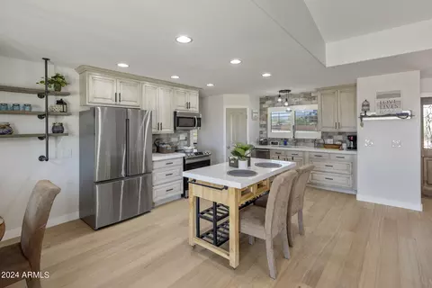 1505 E Cloud Rd, Phoenix, AZ 85086