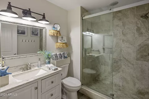 Bath - 1505 E Cloud Rd, Phoenix, AZ 85086 photo 2 of 2