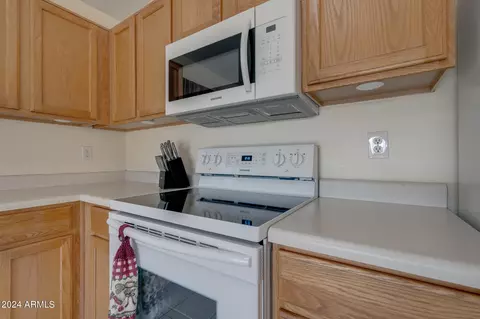 Kitchen - 1165 W 4th Ave, Apache Junction, AZ 85120 photo 4 of 6