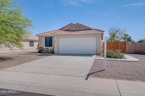 Exterior - 1165 W 4th Ave, Apache Junction, AZ 85120 photo 2 of 15