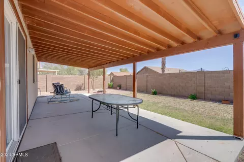 Exterior - 1165 W 4th Ave, Apache Junction, AZ 85120 photo 6 of 15