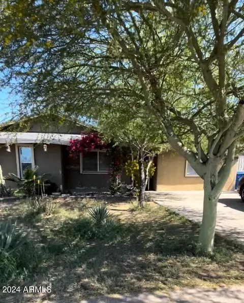 806 E 10th Dr, Mesa, AZ 85204