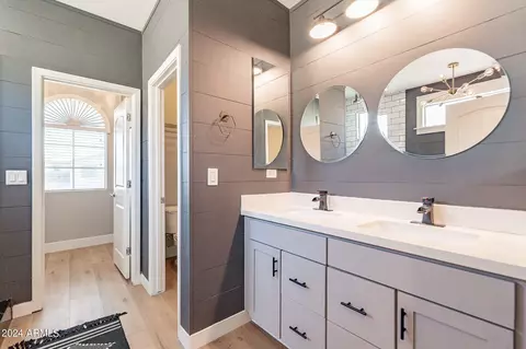 Bath - 3428 E Indigo St, Gilbert, AZ 85298 photo 3 of 4