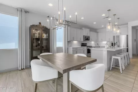 Dining - 2512 E Alta Vista Rd, Phoenix, AZ 85042 photo 2 of 3