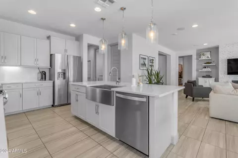 Kitchen - 2512 E Alta Vista Rd, Phoenix, AZ 85042 photo 1 of 6