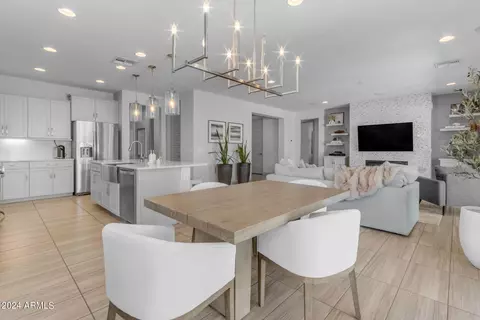 Dining - 2512 E Alta Vista Rd, Phoenix, AZ 85042 photo 3 of 3