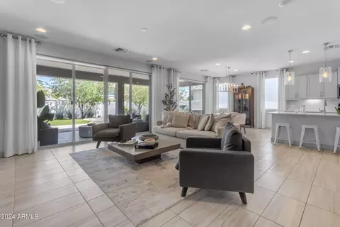 Living - 2512 E Alta Vista Rd, Phoenix, AZ 85042 photo 1 of 5