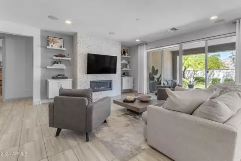 Living - 2512 E Alta Vista Rd, Phoenix, AZ 85042 photo 5 of 5