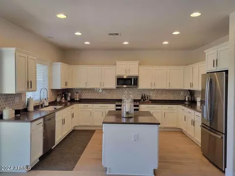 Kitchen - 1705 W Gambit Trl, Phoenix, AZ 85085 photo 2 of 2