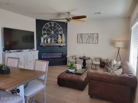 Dining - 1705 W Gambit Trl, Phoenix, AZ 85085 photo 2 of 2