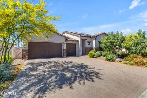 11718 W Luxton Ln, Avondale, AZ 85323