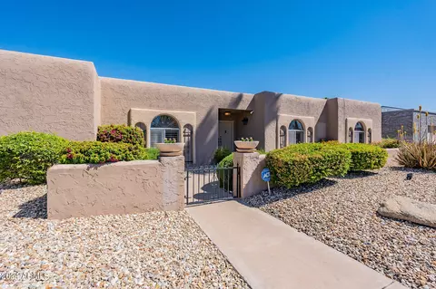 Exterior - 2 E Canterbury Ct, Phoenix, AZ 85022 photo 2 of 13