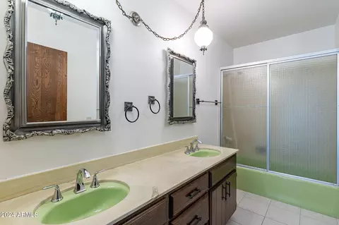 Bath - 2 E Canterbury Ct, Phoenix, AZ 85022 photo 5 of 6
