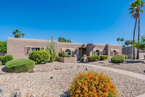 2 E Canterbury Ct, Phoenix, AZ 85022