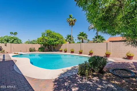 Exterior - 2 E Canterbury Ct, Phoenix, AZ 85022 photo 6 of 13