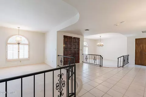 Entry Way - 2 E Canterbury Ct, Phoenix, AZ 85022 photo 2 of 3