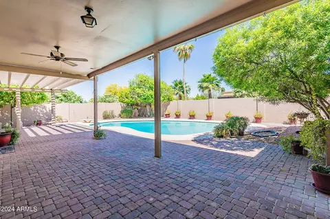 Exterior - 2 E Canterbury Ct, Phoenix, AZ 85022 photo 9 of 13