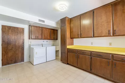 Kitchen - 2 E Canterbury Ct, Phoenix, AZ 85022 photo 6 of 6