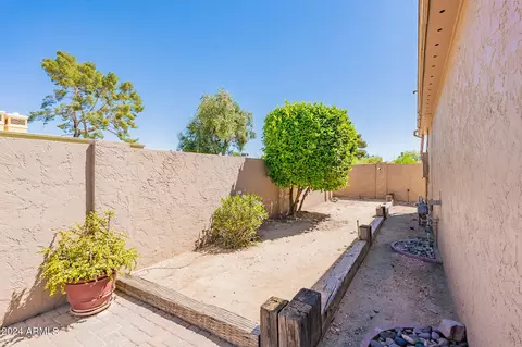 Exterior - 2 E Canterbury Ct, Phoenix, AZ 85022 photo 12 of 13