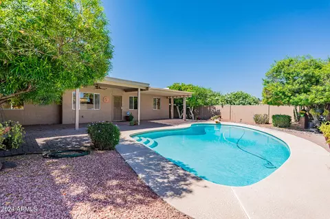 Exterior - 2 E Canterbury Ct, Phoenix, AZ 85022 photo 10 of 13