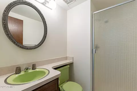 Bath - 2 E Canterbury Ct, Phoenix, AZ 85022 photo 6 of 6