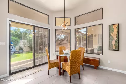 Dining - 157 E Stacey Ln, Tempe, AZ 85284 photo 4 of 4