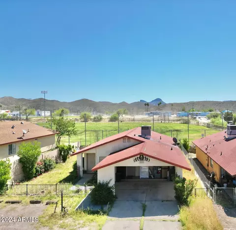 513 N Copper Hills Ln, Winkelman, AZ 85192