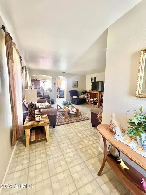 513 N Copper Hills Ln, Winkelman, AZ 85192 photo 3