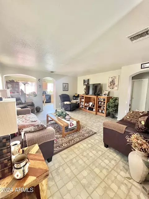513 N Copper Hills Ln, Winkelman, AZ 85192 photo 5