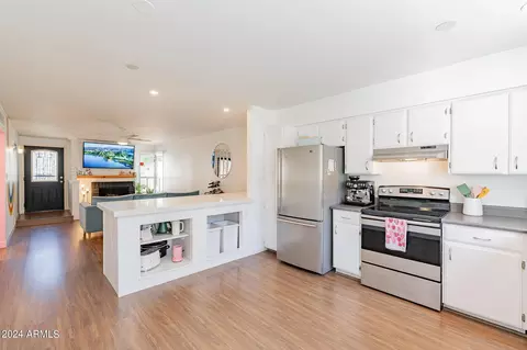 Kitchen - 5324 N 3rd Ave, Phoenix, AZ 85013 photo 5 of 6