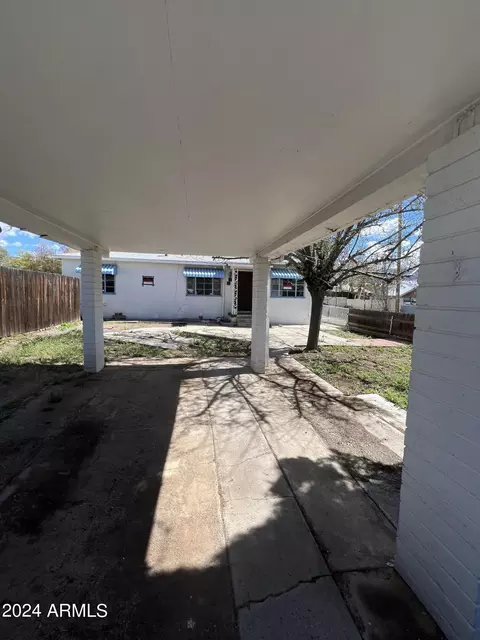 814 E Monroe St, Globe, AZ 85501 photo 2