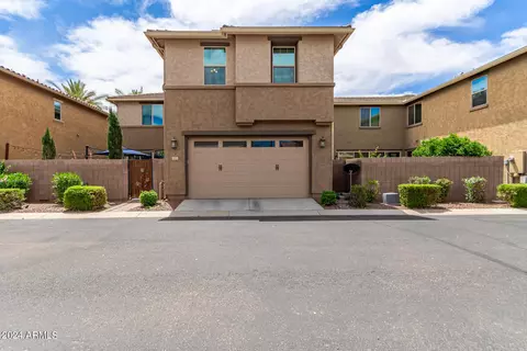 Exterior - 3721 E Leslie Dr, Gilbert, AZ 85296 photo 10 of 19