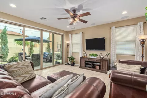 Living - 3721 E Leslie Dr, Gilbert, AZ 85296 photo 2 of 8