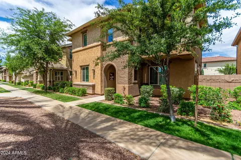 Exterior - 3721 E Leslie Dr, Gilbert, AZ 85296 photo 3 of 19