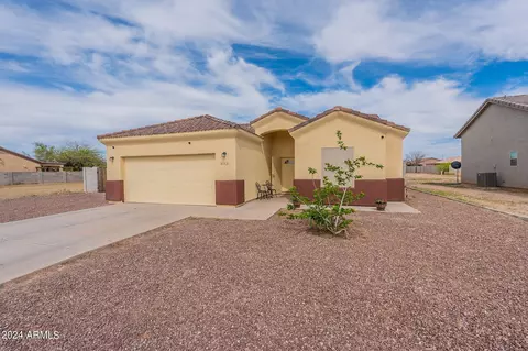 15921 S Saxon Rd, Arizona City, AZ 85123