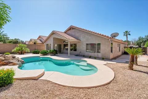 322 E Rawhide Ave, Gilbert, AZ 85296