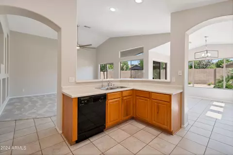 322 E Rawhide Ave, Gilbert, AZ 85296 photo 13