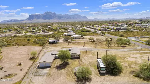 View/Area - 552 W Tepee St, Apache Junction, AZ 85120 photo 3 of 10