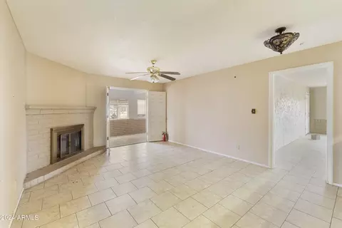 Living - 552 W Tepee St, Apache Junction, AZ 85120 photo 1 of 1