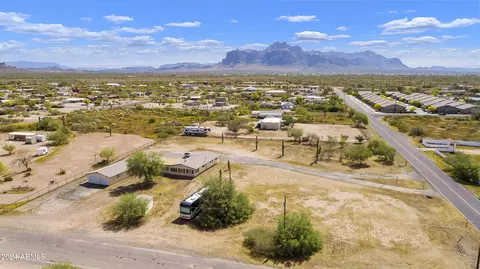 View/Area - 552 W Tepee St, Apache Junction, AZ 85120 photo 5 of 10