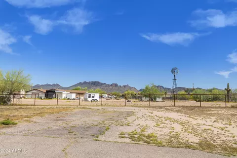 View/Area - 552 W Tepee St, Apache Junction, AZ 85120 photo 1 of 10