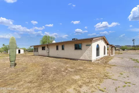 Exterior - 552 W Tepee St, Apache Junction, AZ 85120 photo 7 of 13