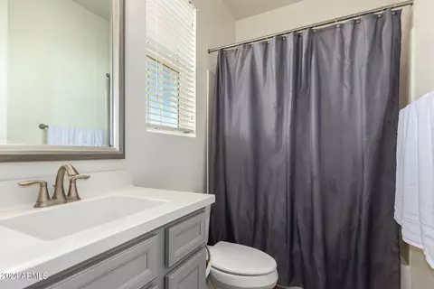 Bath - 1471 E Lexington Ave, Gilbert, AZ 85234 photo 5 of 7