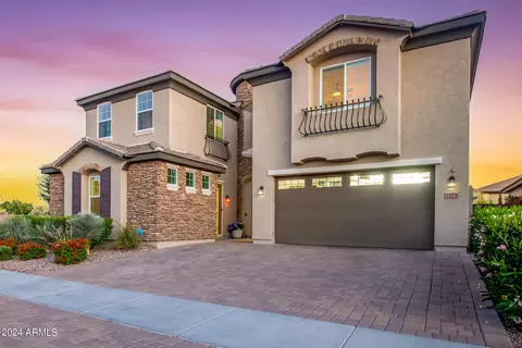 Exterior - 1471 E Lexington Ave, Gilbert, AZ 85234 photo 4 of 12