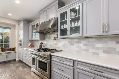 Kitchen - 1471 E Lexington Ave, Gilbert, AZ 85234 photo 5 of 7