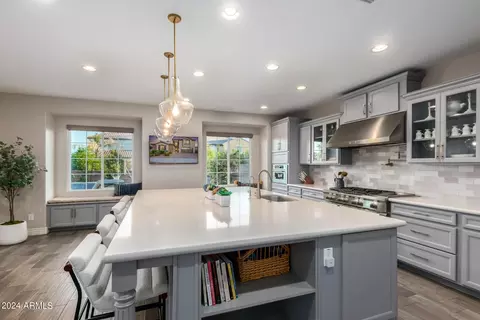 Kitchen - 1471 E Lexington Ave, Gilbert, AZ 85234 photo 4 of 7