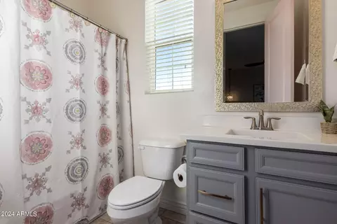 Bath - 1471 E Lexington Ave, Gilbert, AZ 85234 photo 4 of 7