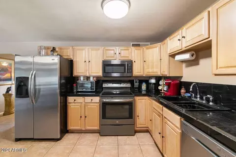 3913 E Pershing Ave, Phoenix, AZ 85032 photo 5
