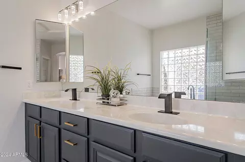 Bath - 3121 E Greenway St, Mesa, AZ 85213 photo 7 of 9